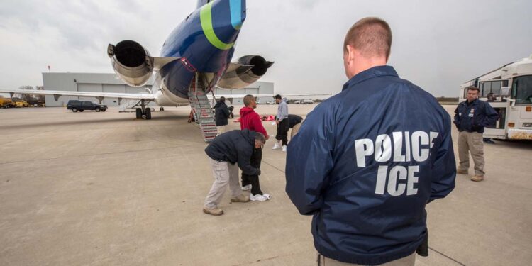 Foto: Immigration and Customs Enforcement (ICE) // Las autoridades de Oaxaca informaron que se atenderán a los connacionales a través de la política exterior del Gobierno Federal.