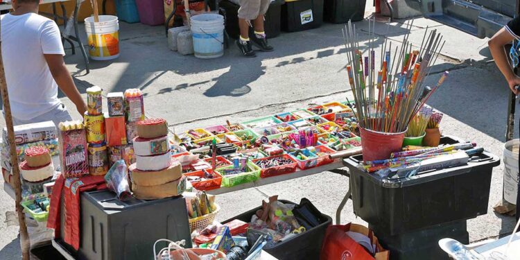 Foto: Luis Alberto Cruz // Exhortan a la población a evitar el uso de juegos pirotécnicos durante las fiestas decembrinas.