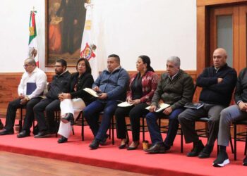 Foto: Adrián Gaytán // El gobernador Salomón Jara Cruz anuncia cambios en su gabinete legal y ampliado.