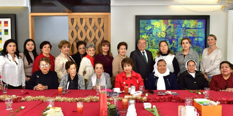 Fotos: Rubén Morales // El grupo de “Amigas para siempre” se dio cita para compartir un desayuno en conocido restaurante de esta ciudad.