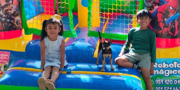 Fotos: cortesía // El festejado y demás amiguitos disfrutaron de los juegos inflables que se colocaron en el lugar.