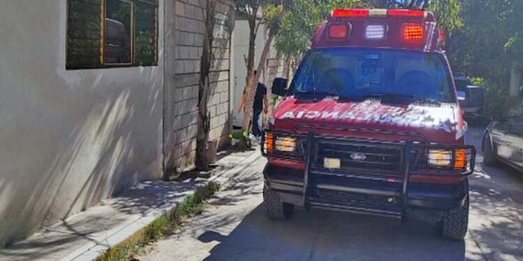 La lesionada fue atendida por paramédicos del Cuerpo de Bomberos.