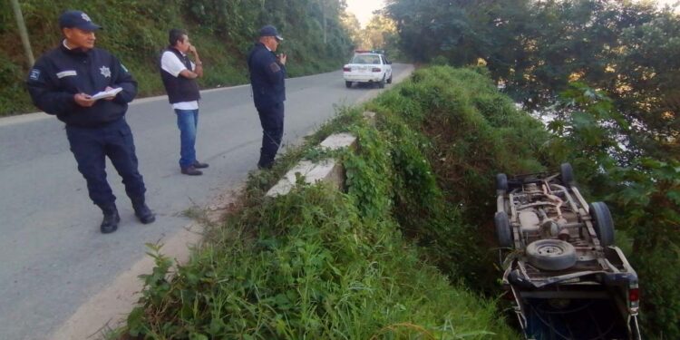 La unidad de motor se salió del camino cerca de la entrada a Los Pocitos.