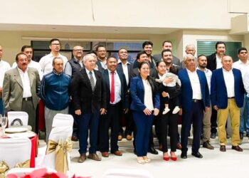 A la ceremonia se dieron cita los más de veinte socios del organismo, acompañados de sus familiares.
