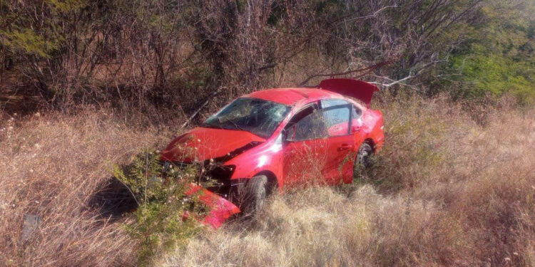 Tragedia familiar tras mortal volcadura en Tehuantepec