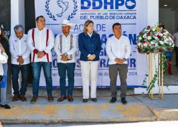 Foto: cortesía // Acompañada de legisladores y autoridades municipales, la titular de la DDHPO, Elizabeth Lara Rodríguez, inauguró este viernes la Oficina Regional Zona Sierra Sur con sede en Miahuatlán de Porfirio Díaz.