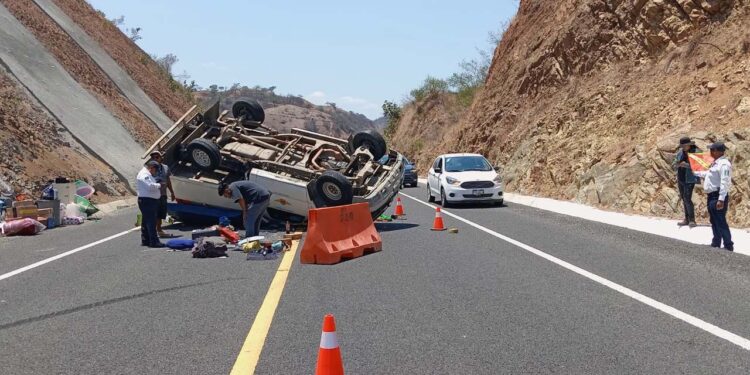 Foto: internet // Por la temporada vacacional decembrina, aumentan los accidentes en la súper carretera Barranca Larga-Ventanilla.