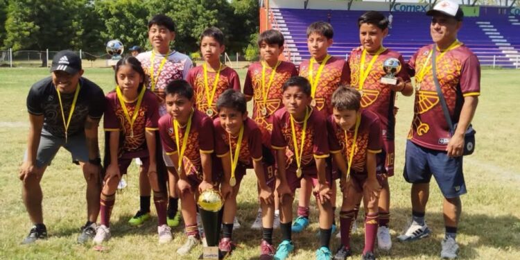 Academia Zaachila se corona en la Antequera Cup
