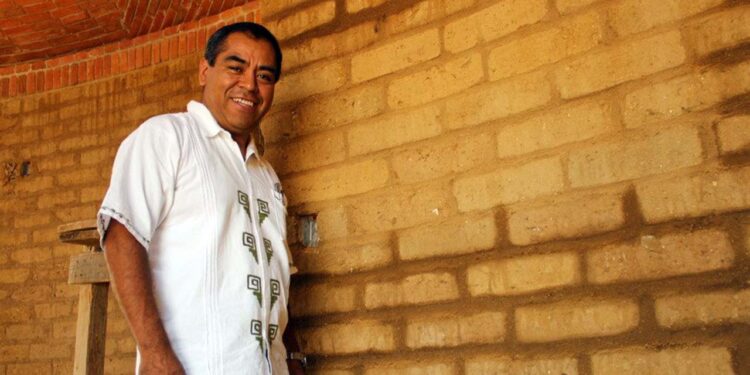 Aguirre ha perfeccionado la técnica de las bóvedas sin cimbra, que ha suscitado un gran interés.