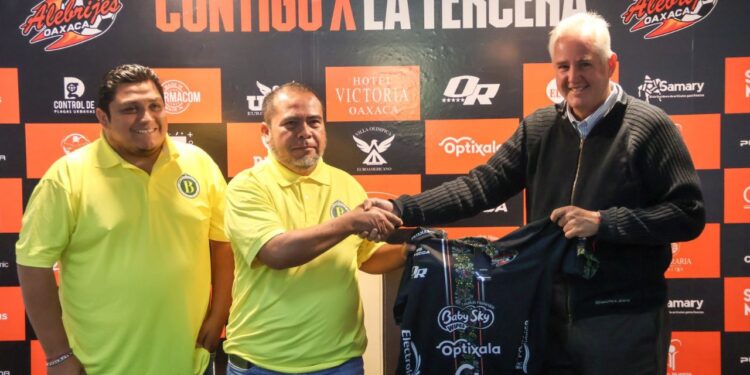 Alebrijes de Oaxaca firma convenio con el Belmopán de Belice