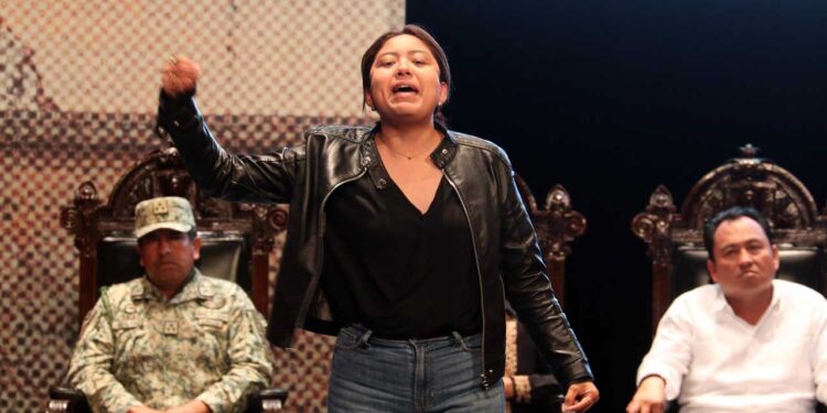 Foto: Adrián Gaytán // Alejandra en demanda de justicia tras presuntamente sufrir acoso sexual.