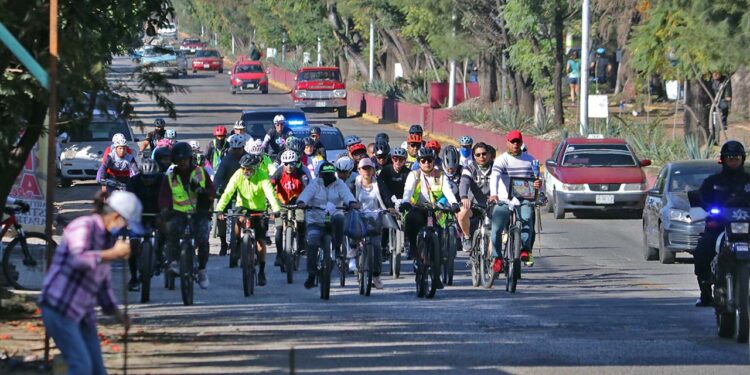 Fotos: Leobardo García Reyes // Así fue su paso por la avenida Ferrocarril.