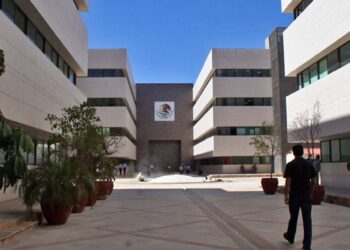 Foto: Archivo El Imparcial // Plazas de burócratas representan una carga de más de 2 mil mdp.