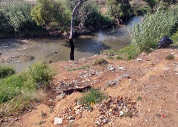Foto: archivo // Emprenden autoridades estatales saneamiento del río Atoyac.