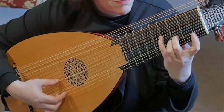 El laúd es un instrumento de cuerda pulsada que quizás no lo asociamos inmediatamente con Johann Sebastian Bach