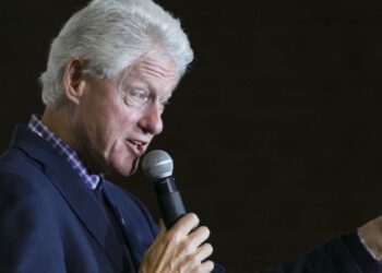 Hospitalizan a Bill Clinton: Se encuentra en observación en el Centro Médico de Georgetown