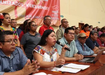 Negocia S-22 con presidencia; exigen cumpla pacto de AMLO