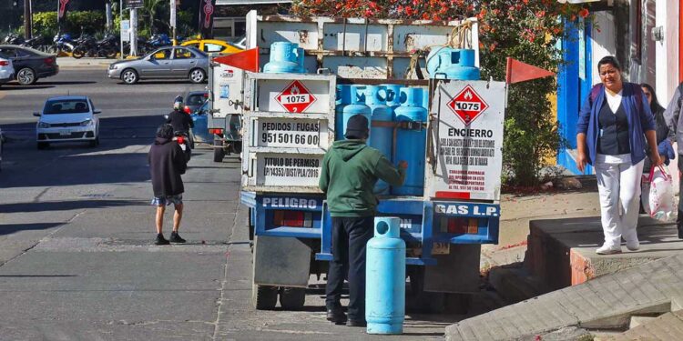 Foto: Luis Alberto Cruz // Desde hace algunas semanas, los repartidores del energético no transitan en varias colonias de la capital y zona conurbada.