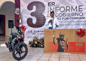Dan a conocer a los ganadores de la rifa especial en Teotitlán de Flores Magón.