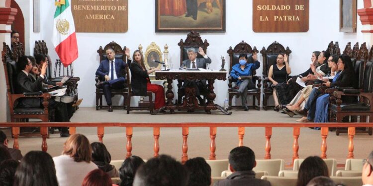 Foto: Adrián Gaytán // De nueva cuenta acude la administración municipal al gobierno estatal para solucionar los aprietos financieros de la ciudad.