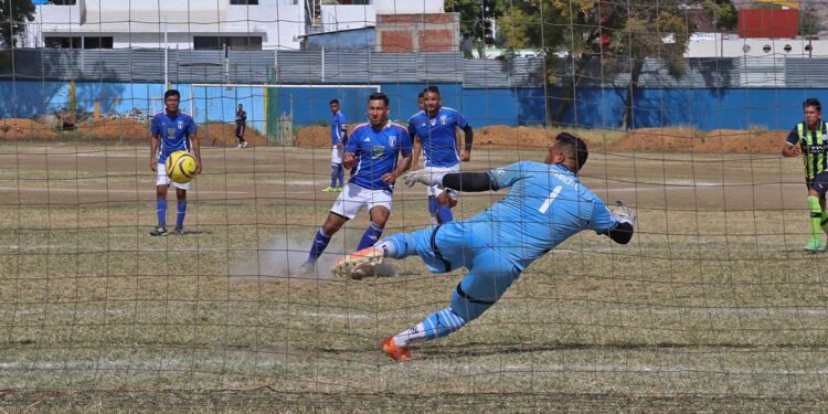 Fotos: Leobardo García Reyes // De penal Transformación UABJO logró la igualada.