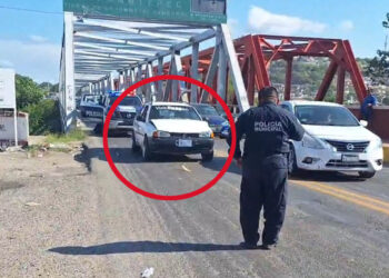Acribillan a un hombre en un auto en Santo Domingo Tehuantepec