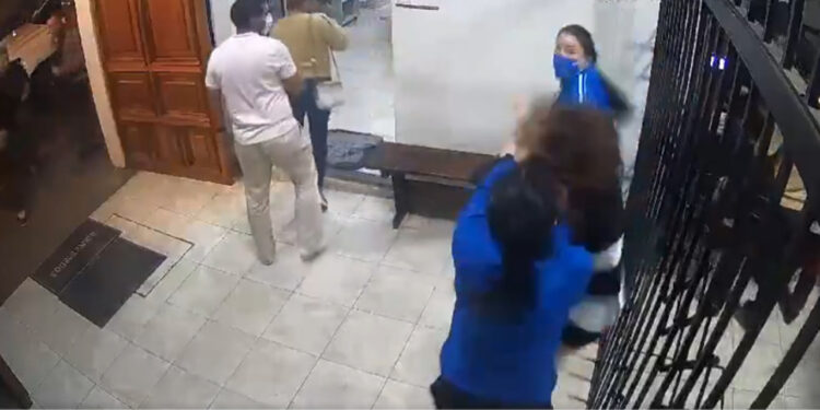 Foto: internet // El pasado 19 de diciembre, María Elena Ríos Ortiz y su hermana Silvia protagonizaron una gresca con Andrea Monserrat en un hospital privado donde se encuentra internado Juan Vera Carrizal.