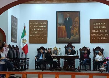 Foto: Lisbeth Mejía Reyes // El presidente municipal, Francisco Martínez Neri, encabezó este jueves la última sesión ordinaria del cabildo de la administración municipal 2022-2024.