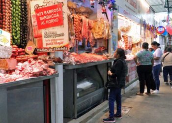 Fotos: Adrián Gaytán // En los mercados de la capital oaxaqueña, los precios de las carnes, de las frutas y verduras son muy variados y eso también impactará en el costo de la cena de Navidad.