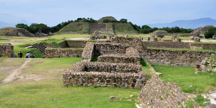 El 11 de diciembre de 1987, la zona arqueológica de Monte Albán y el centro histórico de Oaxaca de Juárez fueron declarados conjuntamente como patrimonio mundial de la humanidad.