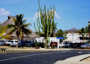 Destaca la conectividad   aérea de Bahías de Huatulco
