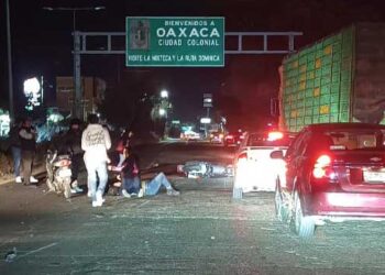 Accidente sobre  carretera a Etla