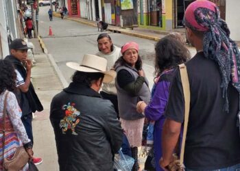 El ciudadano invitó a los huautlecos a construir baños de temazcal y así obtener ingresos económicos.