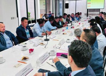Foto: Gobierno de Oaxaca // El encuentro de representantes de Oaxaca y Chiapas y comuneros de Los Chimalapas en la Ciudad de México.