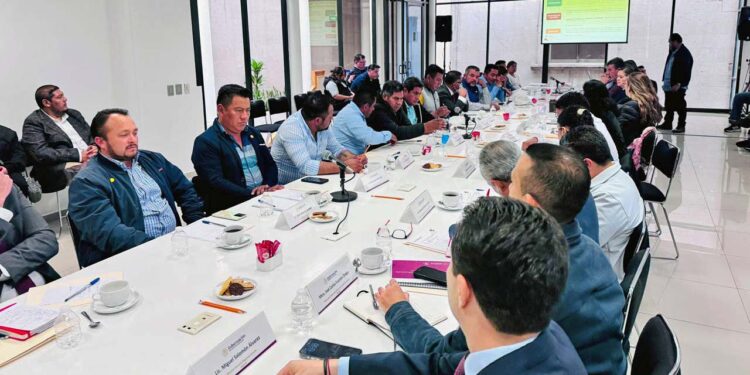 Foto: Gobierno de Oaxaca // El encuentro de representantes de Oaxaca y Chiapas y comuneros de Los Chimalapas en la Ciudad de México.