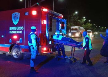 El motociclista, que iba en presunto estado de ebriedad, sufrió varios golpes.