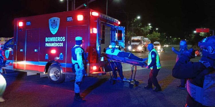 El motociclista, que iba en presunto estado de ebriedad, sufrió varios golpes.