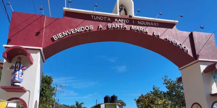 El municipio de Santa María La Asunción es un municipio monolingüe.