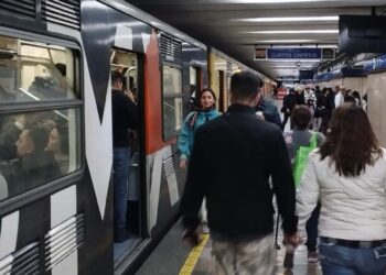 El oriundo de Huautla recomendó a todos los mazatecos que al viajar en el metro cuiden bien sus pertenencias.