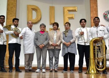 Fotos: Rubén Morales // El quinteto de metales MUCEM BRAS interpretó sus mejores melodías para este día.