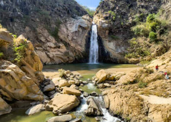 Bella y encantadora, la Cascada de Reforma
