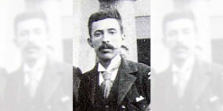 El Dr. Adalberto Carriedo Ojeda estudió la carrera de medicina en el Instituto de Ciencias y Artes del Estado de Oaxaca.