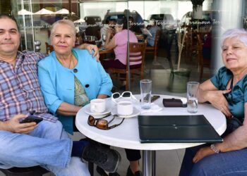 Fotos: Rubén Morales // Faisal Beltrán, Fátima Curioca Toledo y Susy Curioca Toledo fortalecieron su relación familiar.