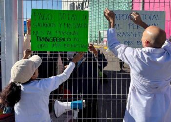 Trabajadores de salud bloquean cruceros y centros comerciales