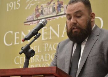 A LA OPINION PÚBLICA