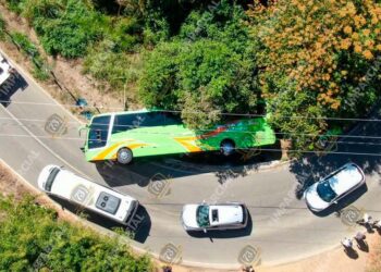 Video: Accidente de autobús en Playa Aragón deja personas con crisis nerviosa
