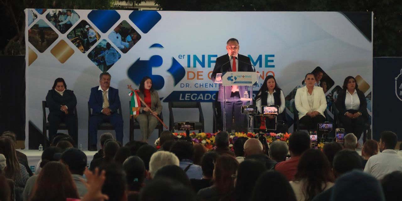 Foto: Municipio de Santa Cruz Xoxocotlán // Inocente Castellanos informa de sus trabajos antes de dejar la presidencia municipal de Xoxocotlán.