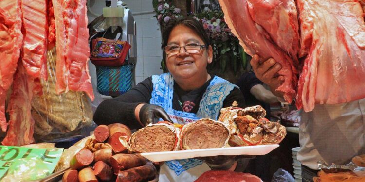 Fotos: Adrián Gaytán // La barbacoa de res o carne de horno es un manjar de la Villa de Zaachila.