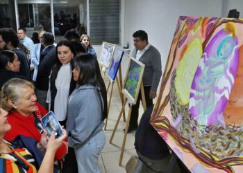 Foto: Luis Alberto Cruz // La exposición está conformada por 22 obras de cuatro mujeres privadas de la libertad del Centro de Reinserción Social Femenil de Tanivet.