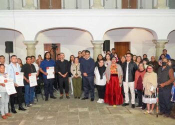 Premian a artesanos ganadores del Concurso de Nacimientos 2024